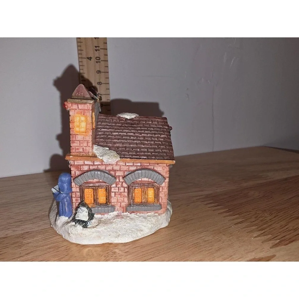 vintage Winsor Collection miniature church figurine towers and carolers